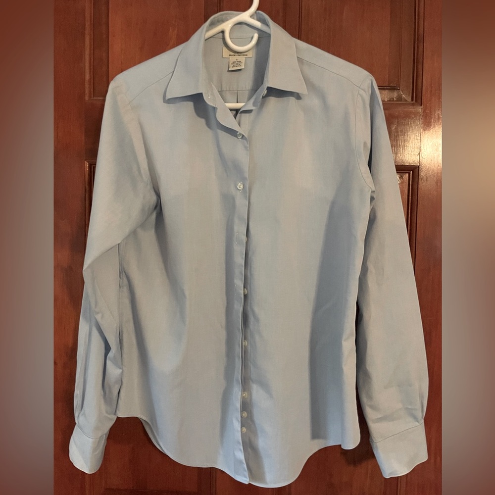 Brooks Brothers 346 Button down long sleeve cotton shirt in light blue, size 8